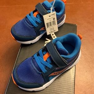 NWT Toddler Boys Saucony shoes 7m blue and orange